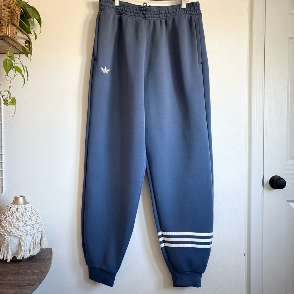 Adidas Originals Neuclassics Sweat Pants & Track Top Set in Blue - Picture 8 of 11